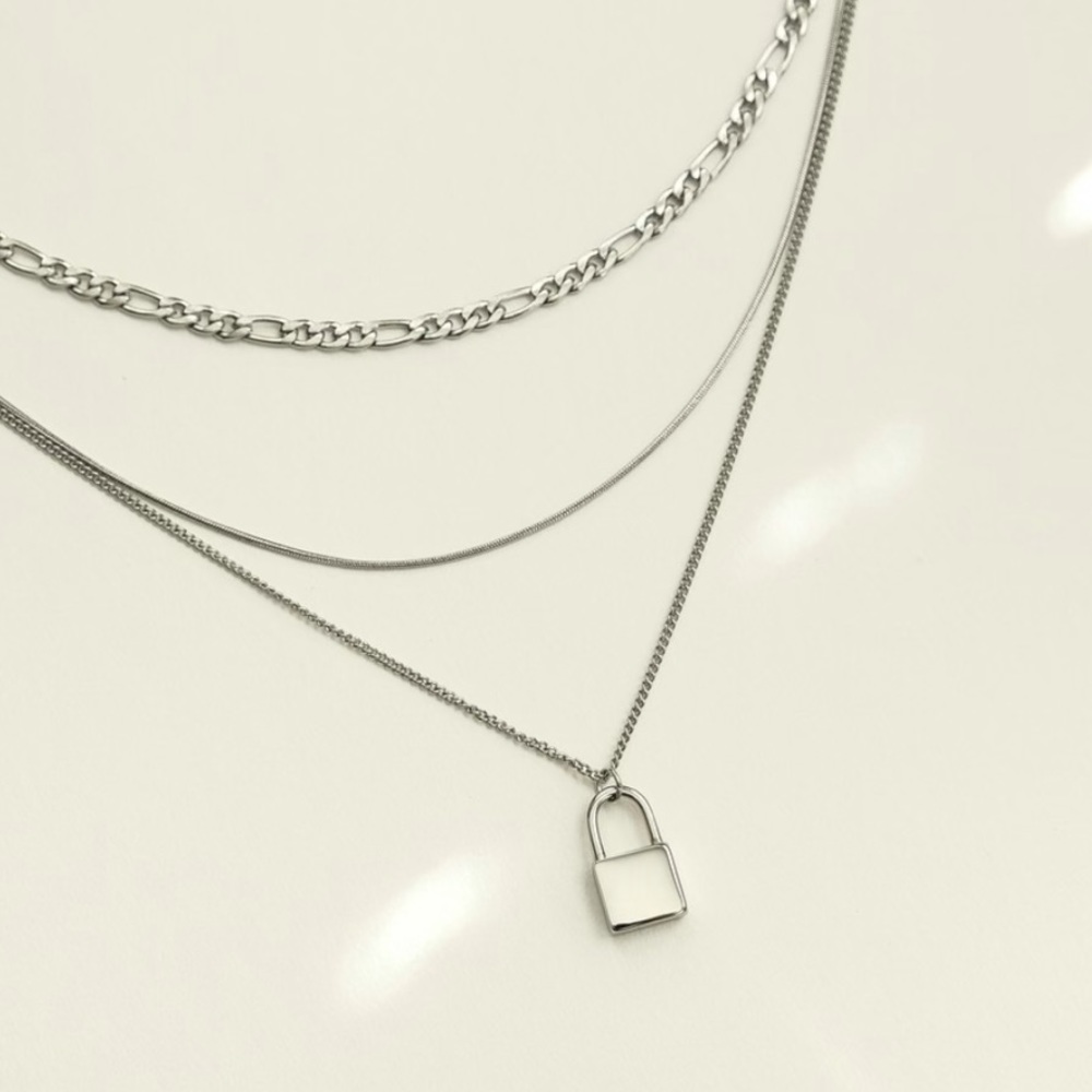 Lock Chain Necklace Set | Gold Plated Stainless Steel - Picture 2 of 3
